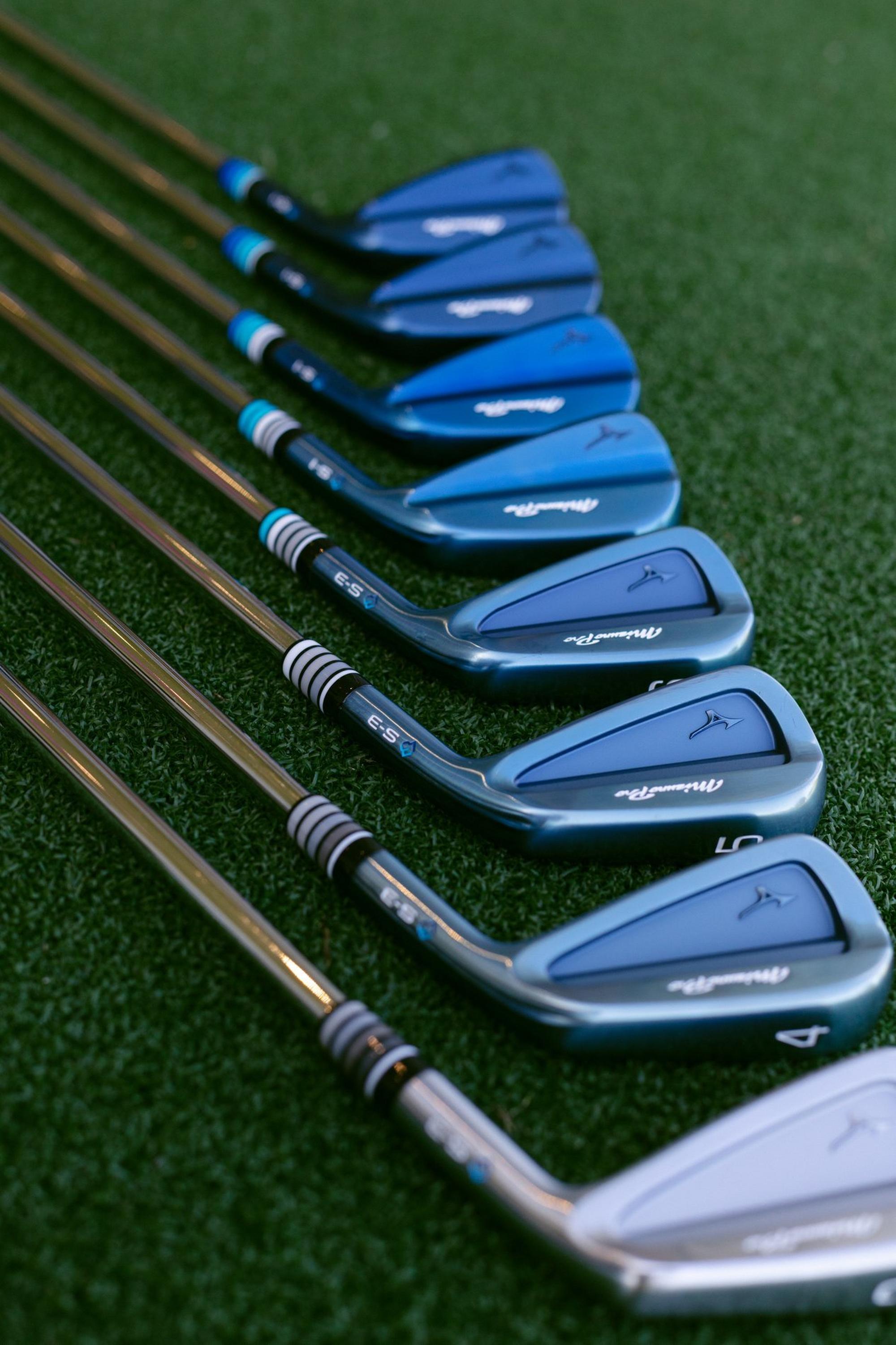 Limited Edition Mizuno Pro S3 3i-6i and S1 7i-PW Iceberg Golf Iron Set, Right Hand