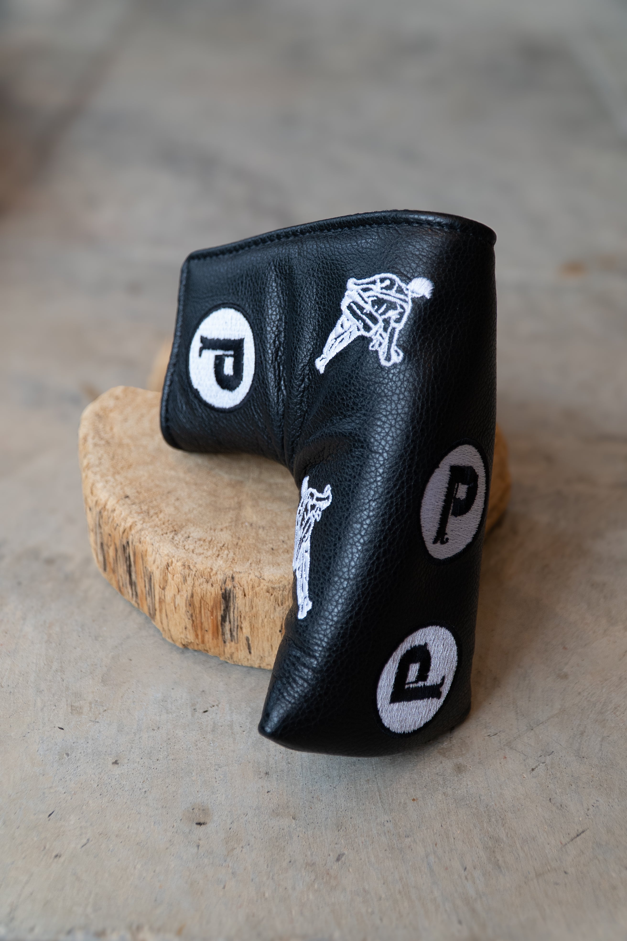 Pebblehurst - Dancing Leather "Pebblehurst" Blade Putter Cover