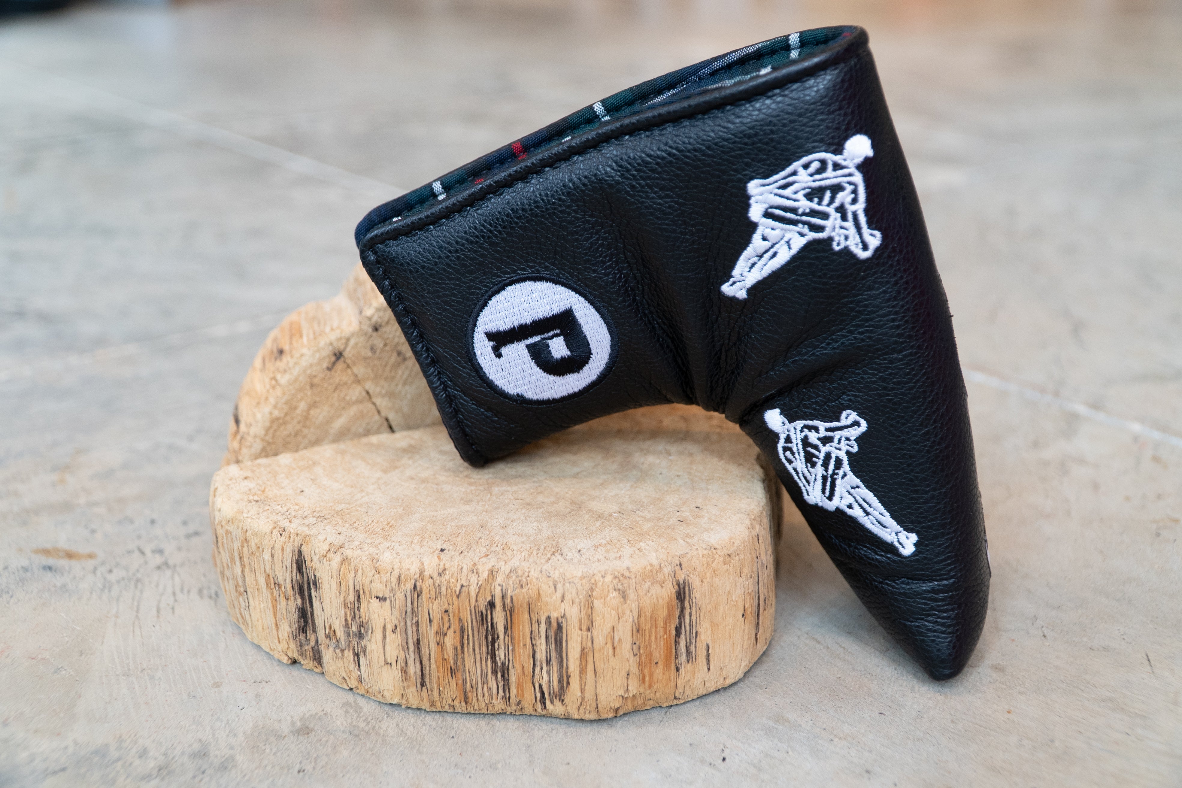 Pebblehurst - Dancing Leather "Pebblehurst" Blade Putter Cover