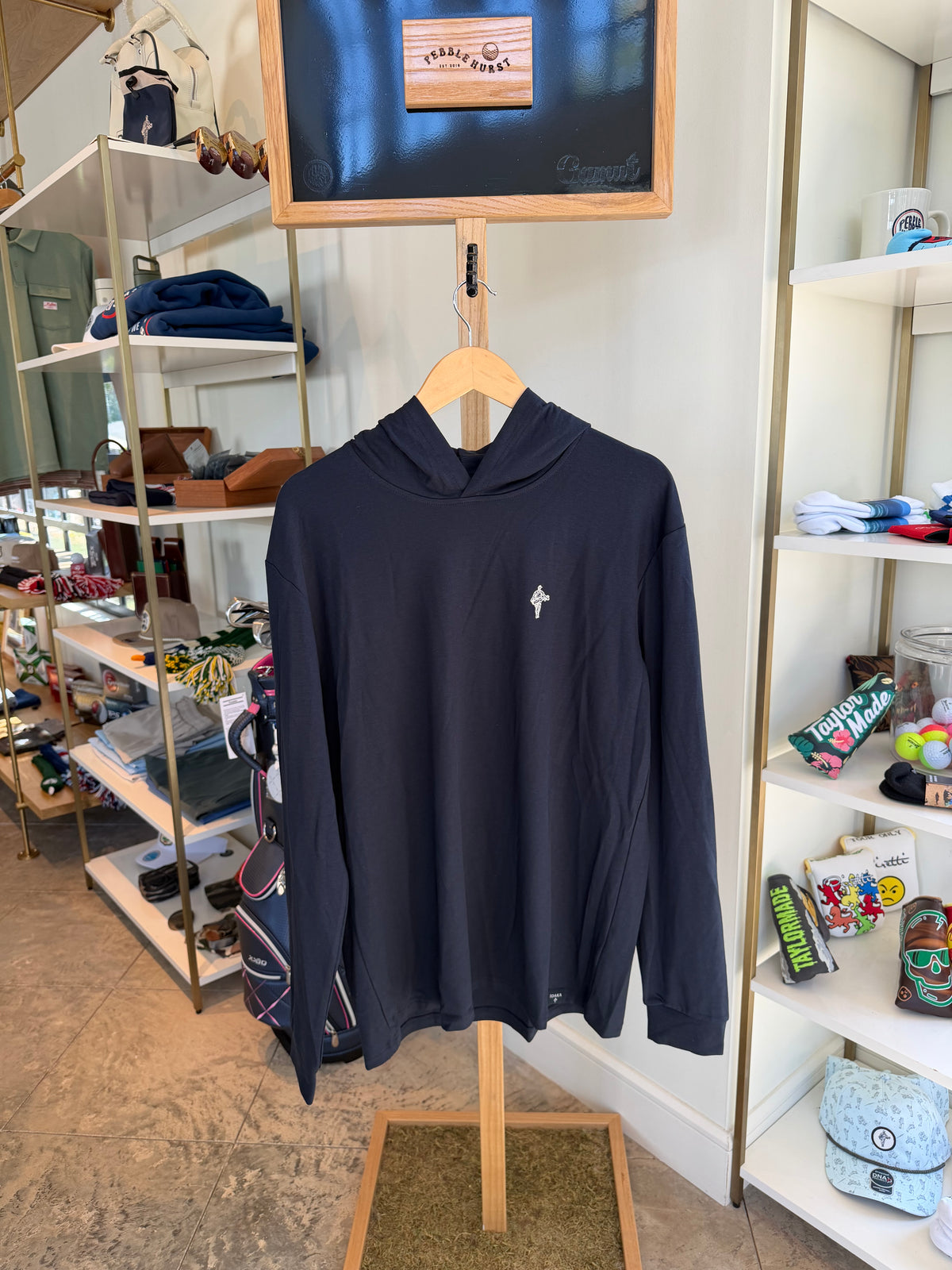 Idaka - Daily Hoodie "Walker" logo