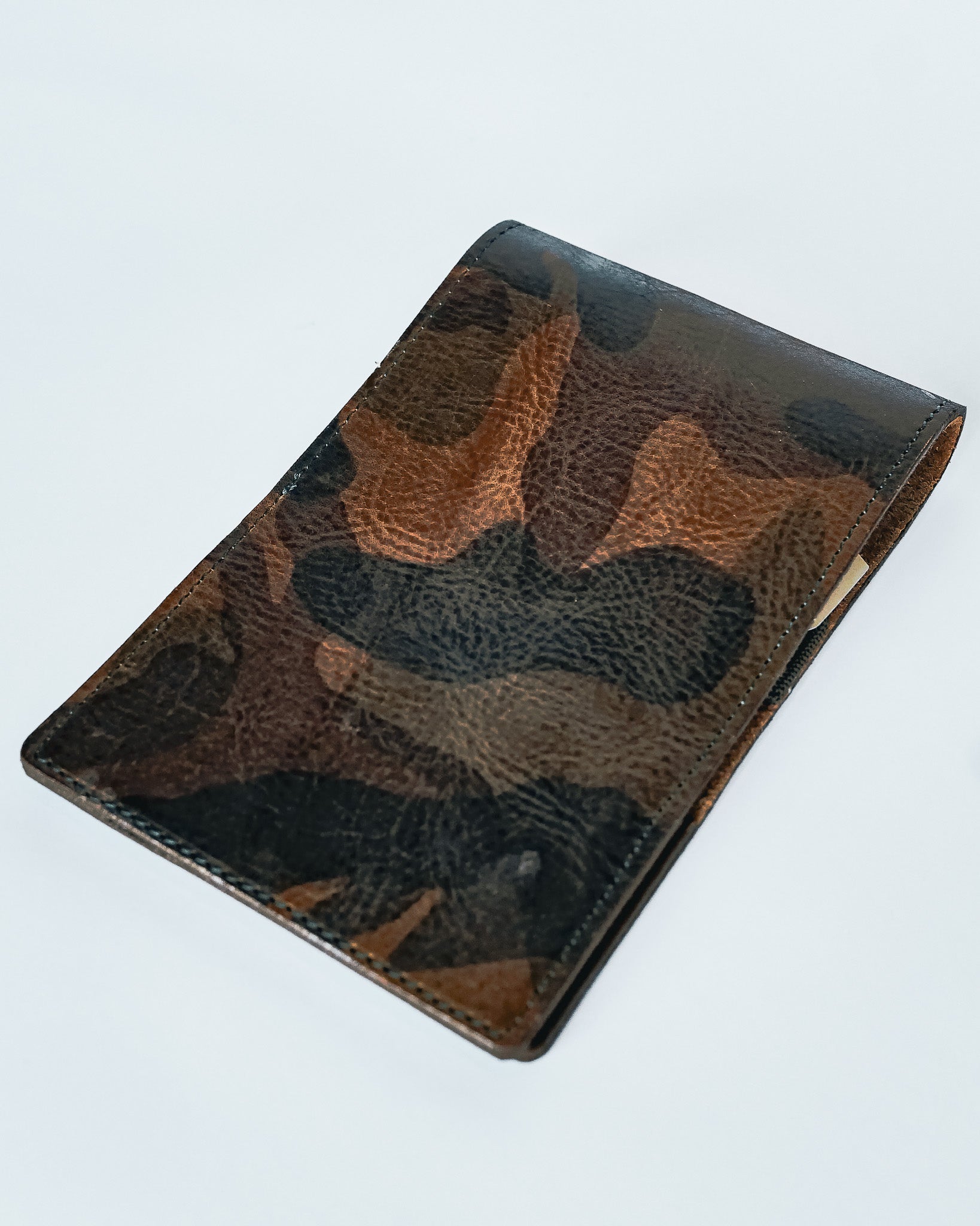 Bluegrass Fairway - Yardage Book & Scorecard Holder in La Perla Azzurra Camo leather