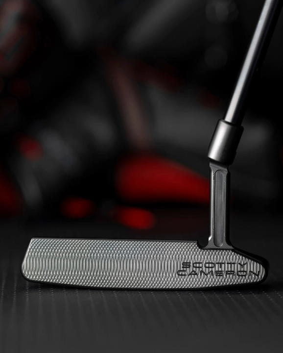 Scotty Cameron - Triple Black Newport 2 LTD 35"